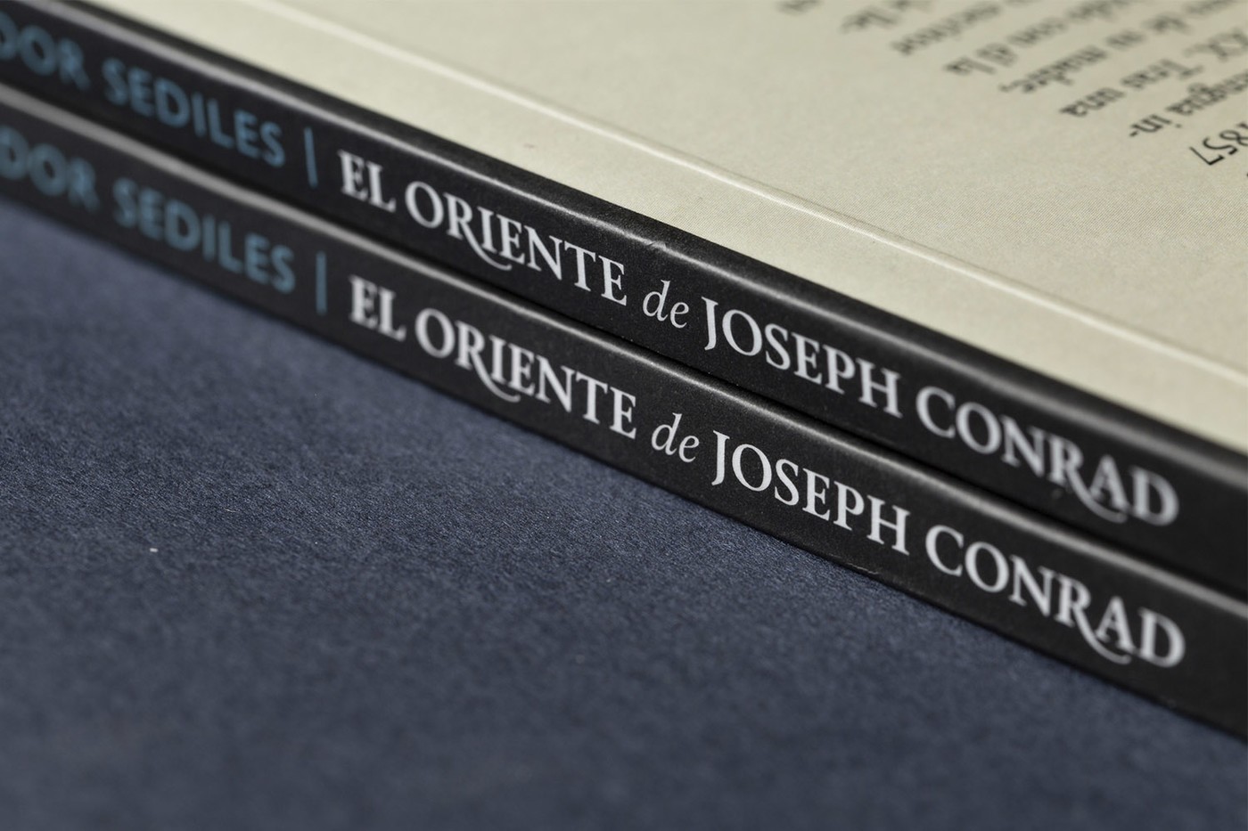 Montalbán-Libro-Editorial-Oriente-Joseph-Conrad-11